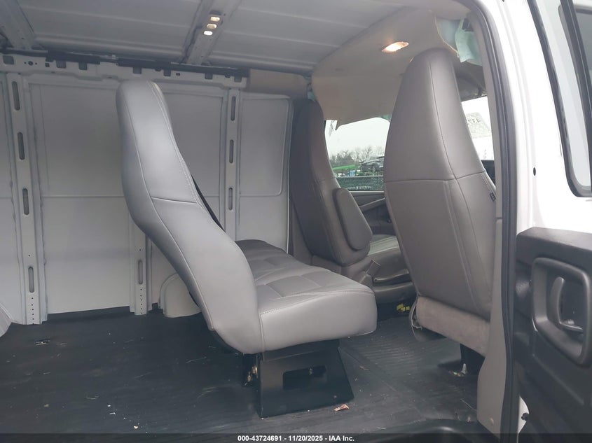 2025 GMC Savana Cargo Rwd 3500 Regular Wheelbase Work Van VIN: 1GTZ7GF7XS1100331 Lot: 43724691