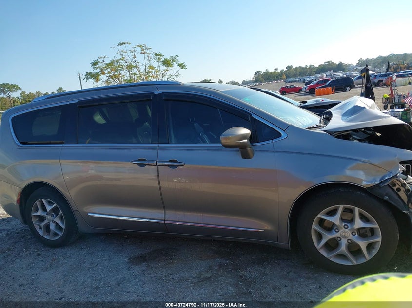 2017 Chrysler Pacifica Touring-L Plus VIN: 2C4RC1EG6HR652844 Lot: 43724792