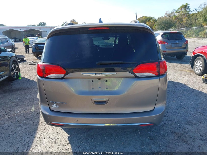 2017 Chrysler Pacifica Touring-L Plus VIN: 2C4RC1EG6HR652844 Lot: 43724792