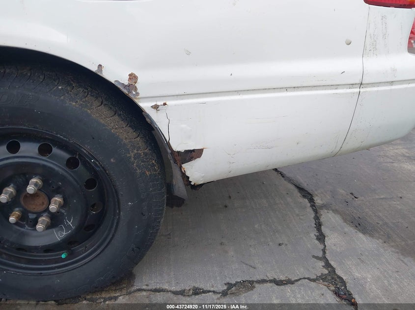 2000 Toyota Camry Le VIN: JT2BG22K6Y0438590 Lot: 43724920