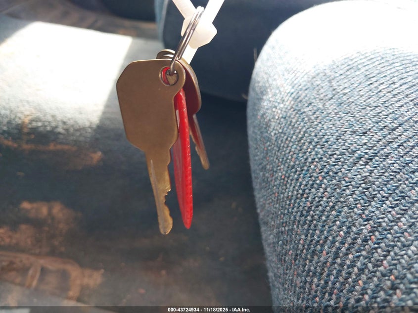 1988 Chevrolet Gmt-400 C3500 VIN: 2GCGC39N8J1150613 Lot: 43724934