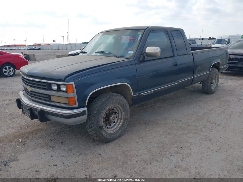 2GCGC39N8J1150613 1988 CHEVROLET GMT-400 photo no. 2