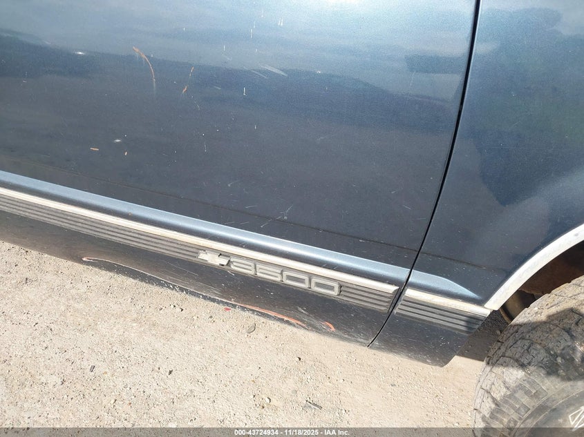 1988 Chevrolet Gmt-400 C3500 VIN: 2GCGC39N8J1150613 Lot: 43724934