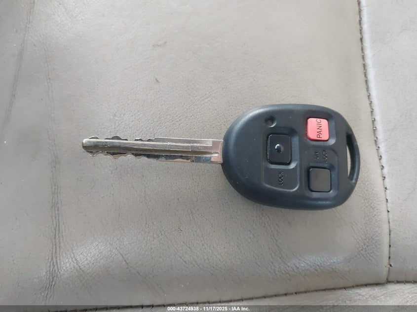 2003 Toyota Land Cruiser VIN: JTEHT05J232043223 Lot: 43724938