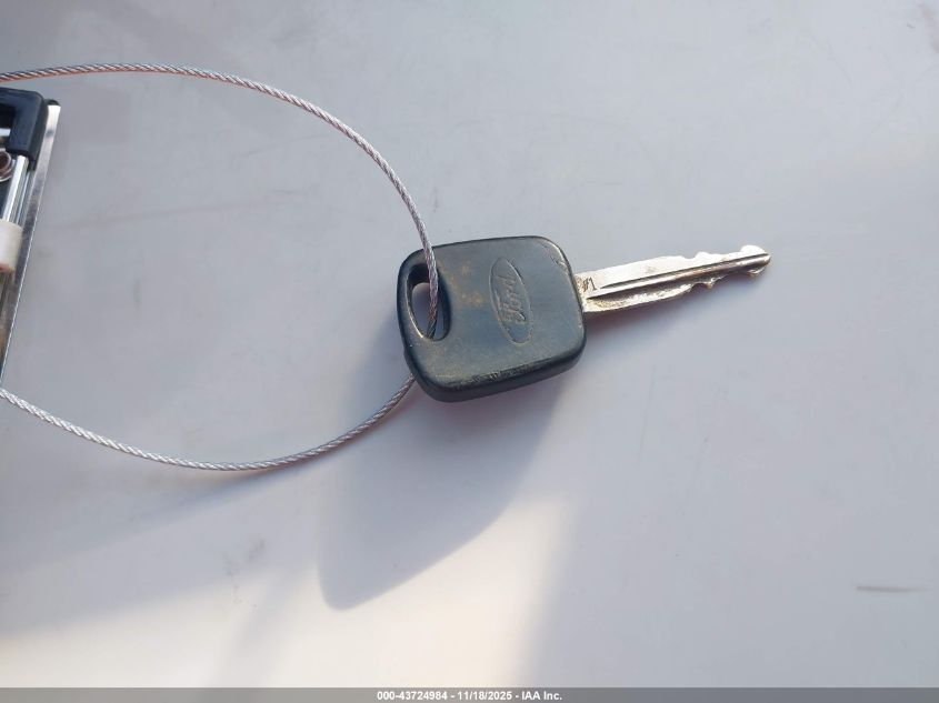 2002 Ford Escape Xlt VIN: 1FMYU03112KD10043 Lot: 43724984