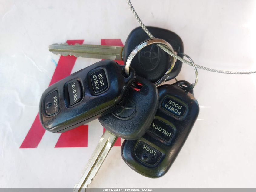 1999 Toyota Sienna Xle VIN: 4T3ZF13C2XU153826 Lot: 43725017