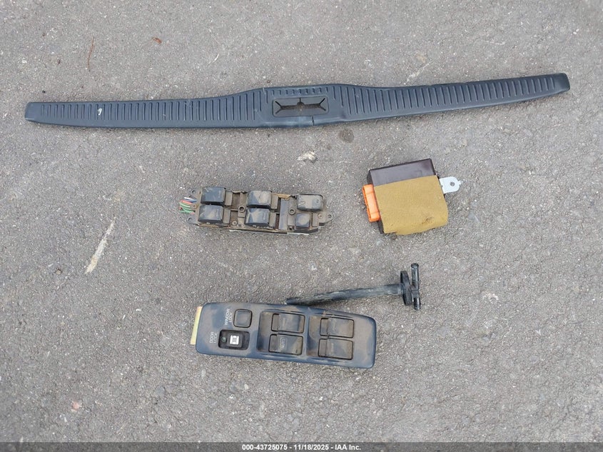 1993 Toyota Camry Le VIN: JT2SK12E3P0127619 Lot: 43725075