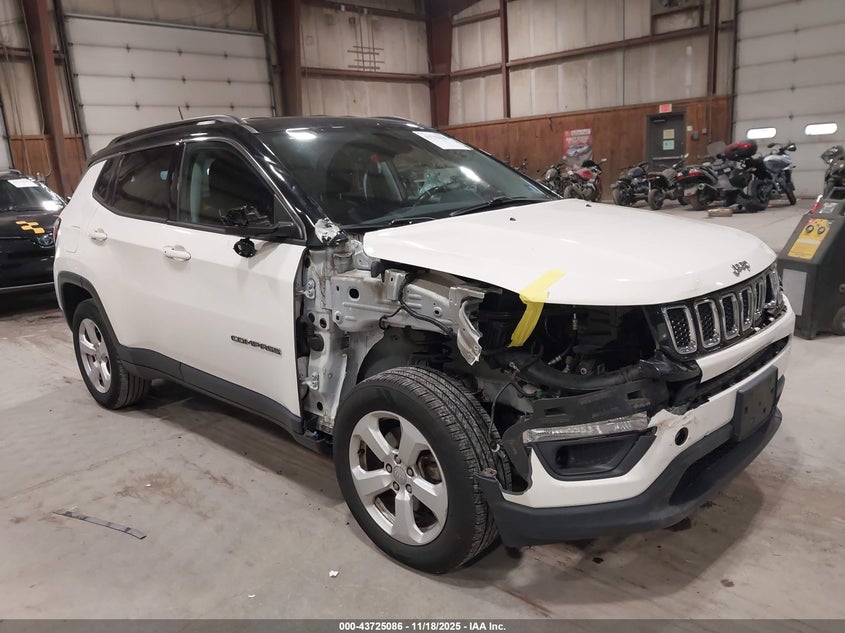 2018 Jeep Compass Latitude 4X4 VIN: 3C4NJDBB8JT252477 Lot: 43725086