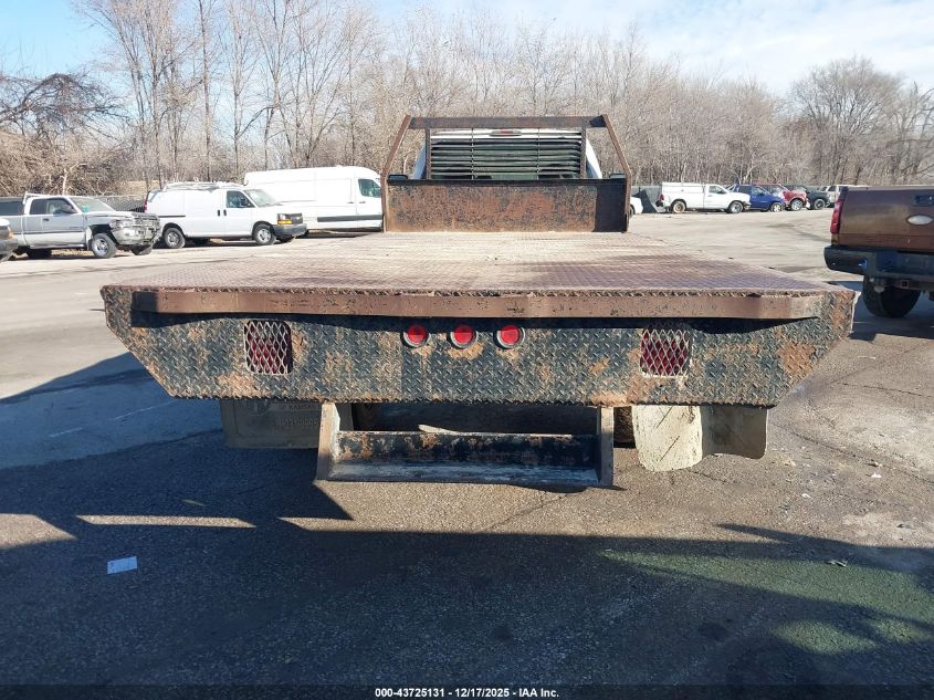 2010 Ford F-550 Chassis Xl/Xlt VIN: 1FDAF5HR6AEA37427 Lot: 43725131