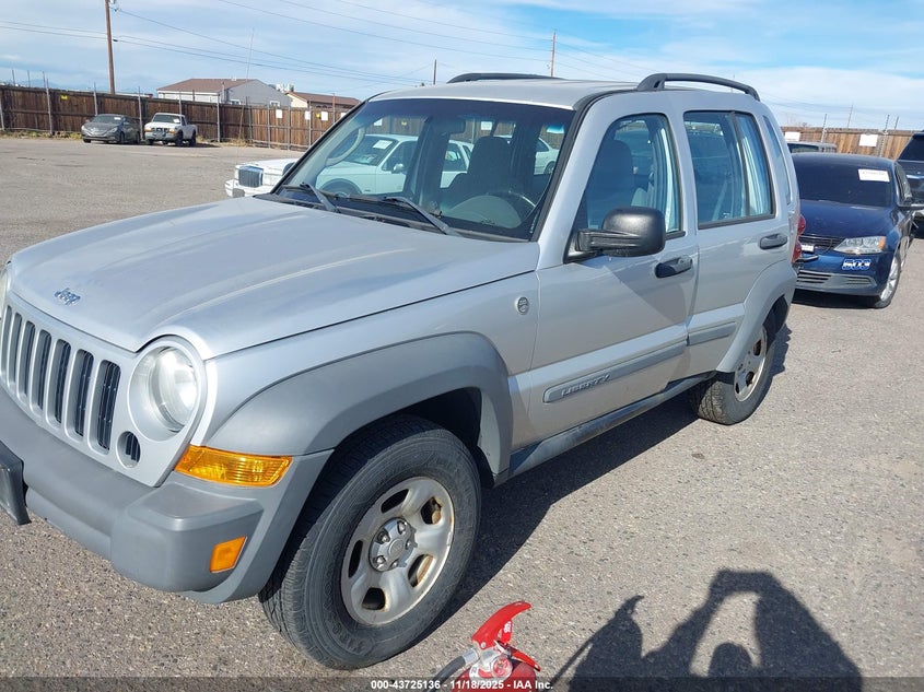 1J8GL48K16W135523 2006 JEEP LIBERTY (NORTH AMERICA) photo no. 2