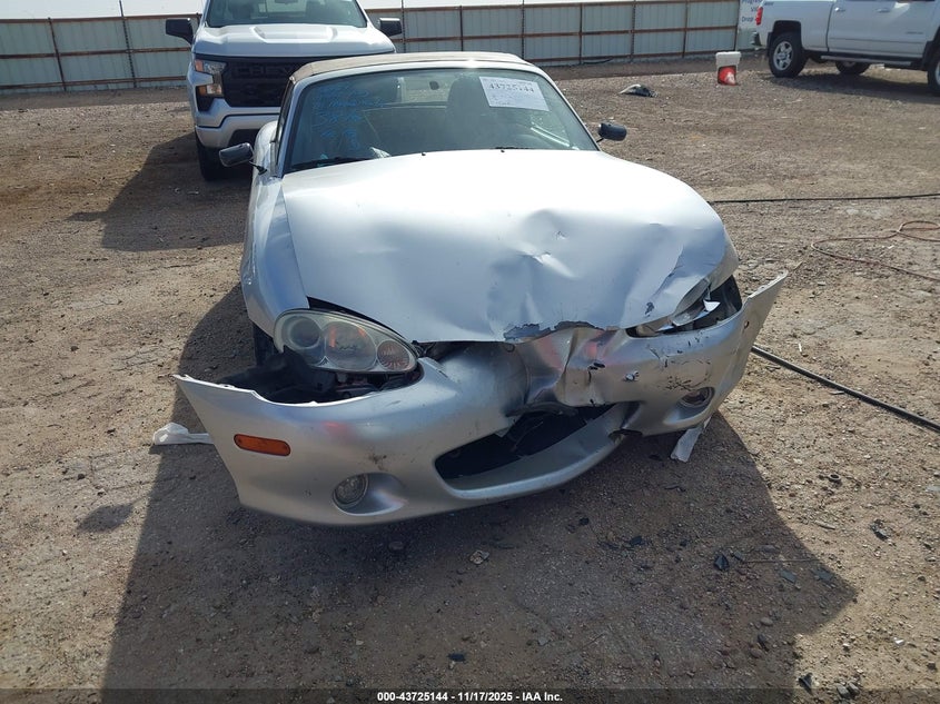 2001 Mazda Mx-5 Miata Ls/Special Edition VIN: JM1NB353210203817 Lot: 43725144