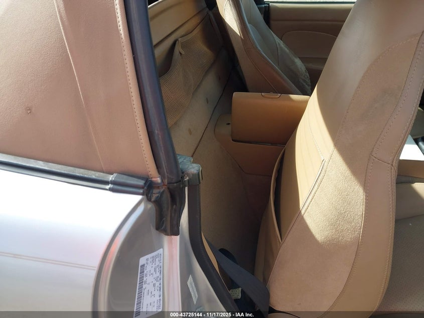 2001 Mazda Mx-5 Miata Ls/Special Edition VIN: JM1NB353210203817 Lot: 43725144