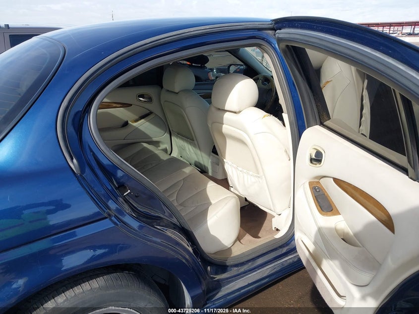 2000 Jaguar S-Type 3.0L V6 VIN: SAJDA01C1YFL16542 Lot: 43725206