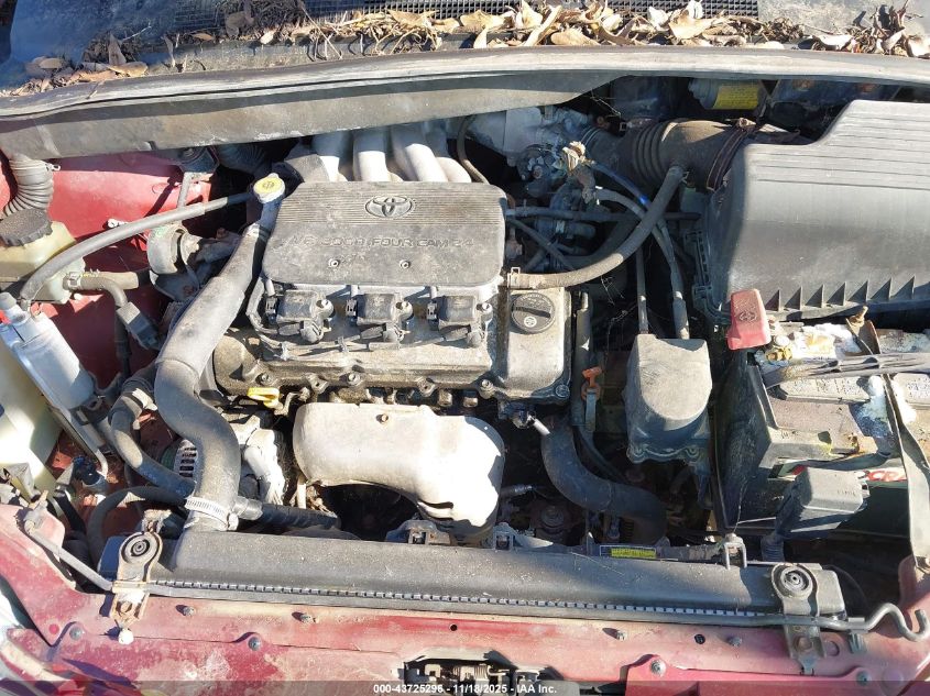 1998 Toyota Sienna Le VIN: 4T3ZF13C9WU011746 Lot: 43725296