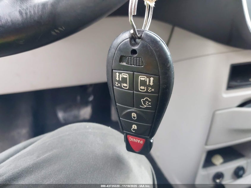 2A4RR5DG6BR667448 2011 CHRYSLER TOWN & COUNTRY photo no. 11