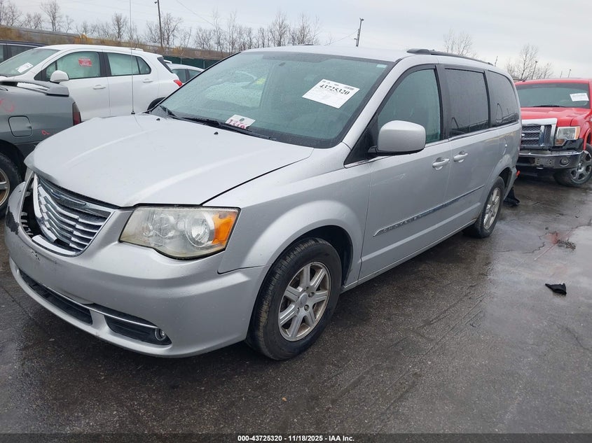 2A4RR5DG6BR667448 2011 CHRYSLER TOWN & COUNTRY photo no. 2