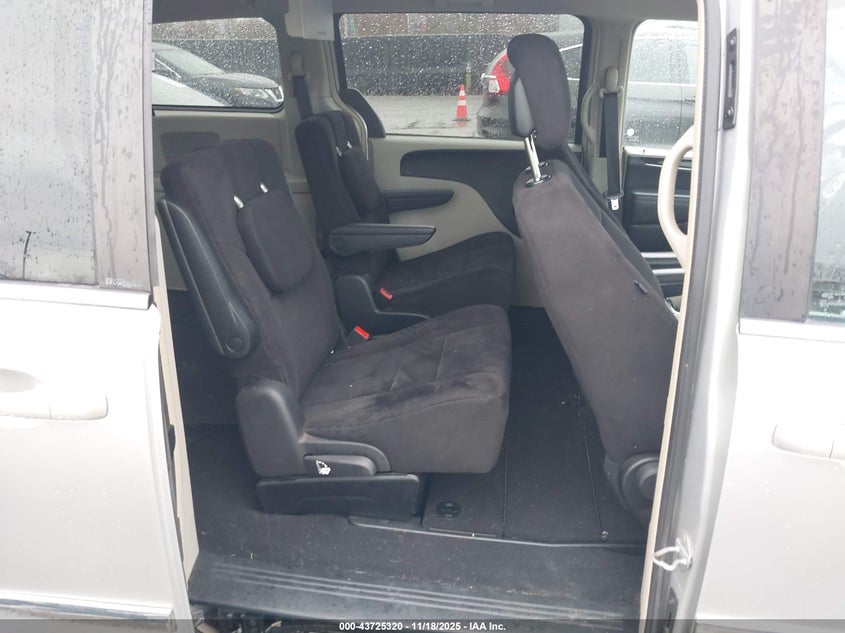 2A4RR5DG6BR667448 2011 CHRYSLER TOWN & COUNTRY photo no. 8