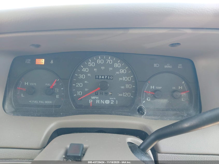 2004 Mercury Grand Marquis Gs VIN: 2MEFM74W54X647862 Lot: 43725424