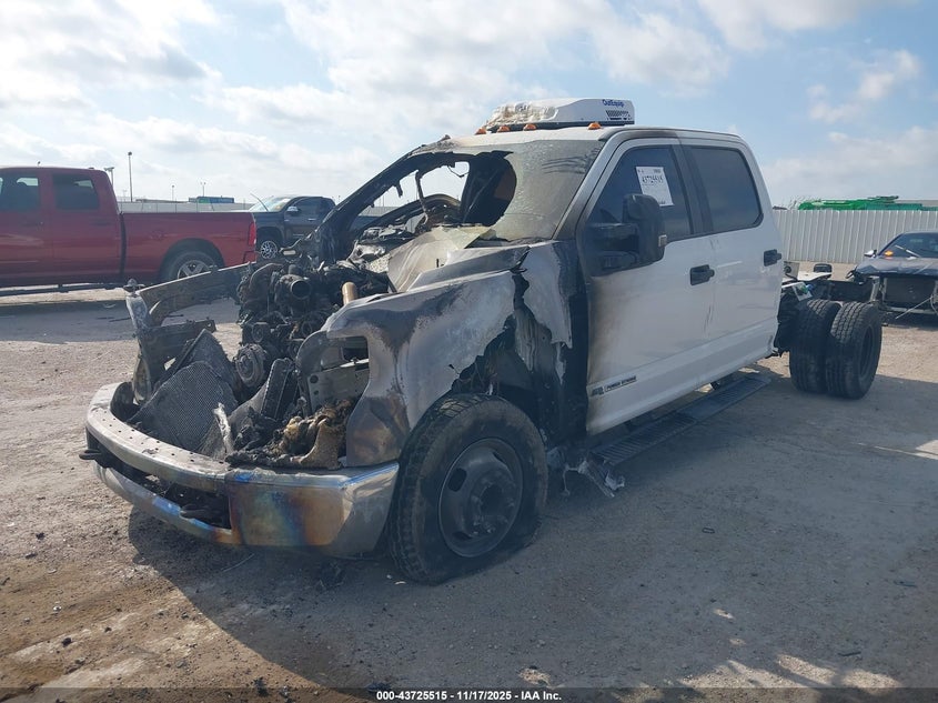 1FT8W3DT5HEF34732 2017 FORD F350 photo no. 2
