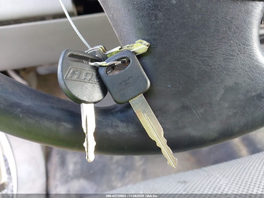 2003 Ford F-250 Xl/Xlt VIN: 1FTNF20F33EA50693 Lot: 43725583