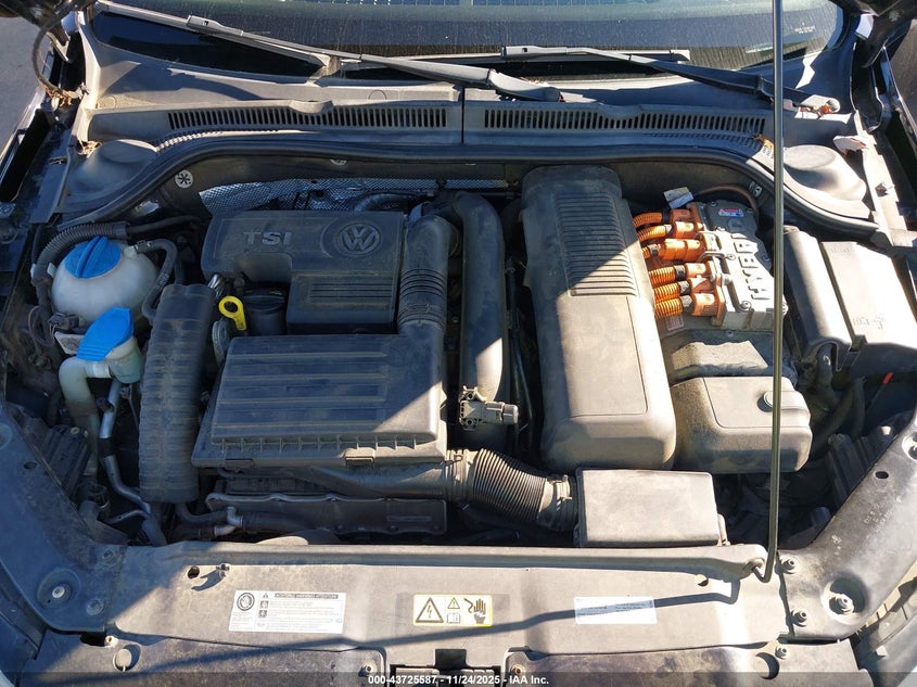 2013 Volkswagen Jetta Hybrid Se VIN: 3VW637AJ7DM290013 Lot: 43725587