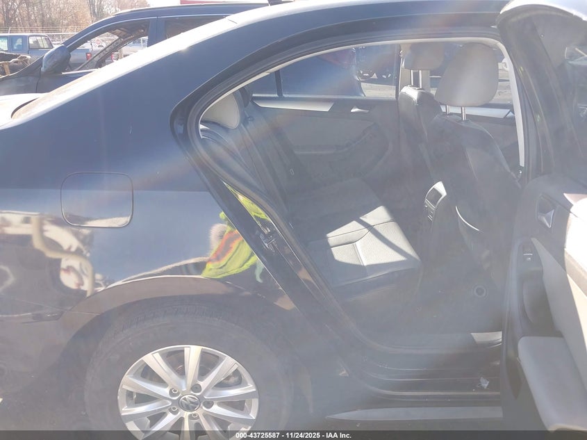 2013 Volkswagen Jetta Hybrid Se VIN: 3VW637AJ7DM290013 Lot: 43725587