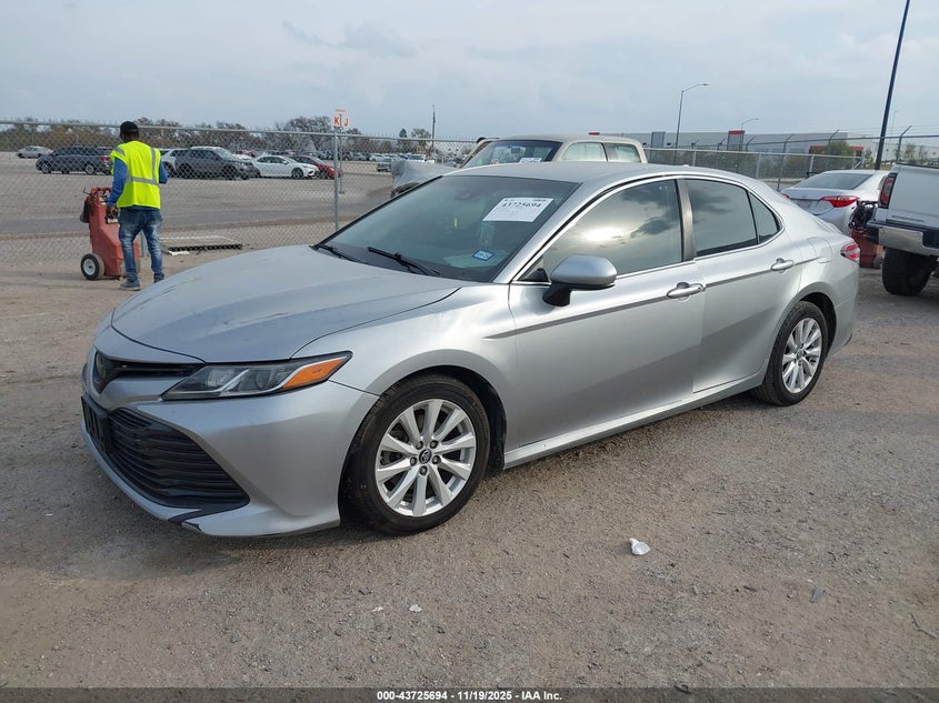 4T1B11HK3KU842498 2019 TOYOTA CAMRY photo no. 2