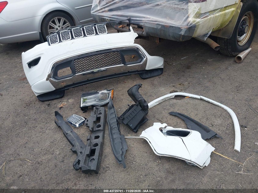1C4RJFCGXKC568757 2019 JEEP GRAND CHEROKEE photo no. 12
