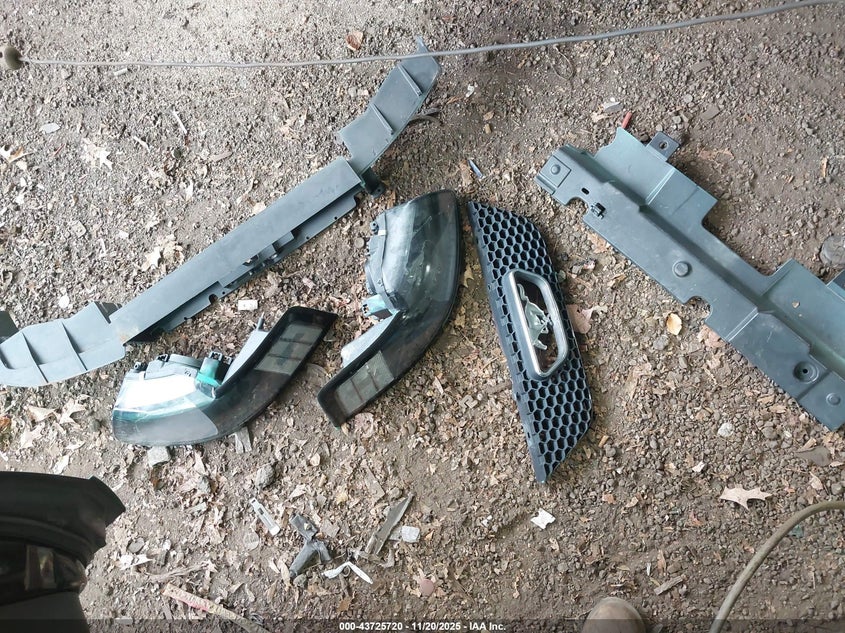 2002 Ford Mustang Gt VIN: 1FAFP42X62F240196 Lot: 43725720