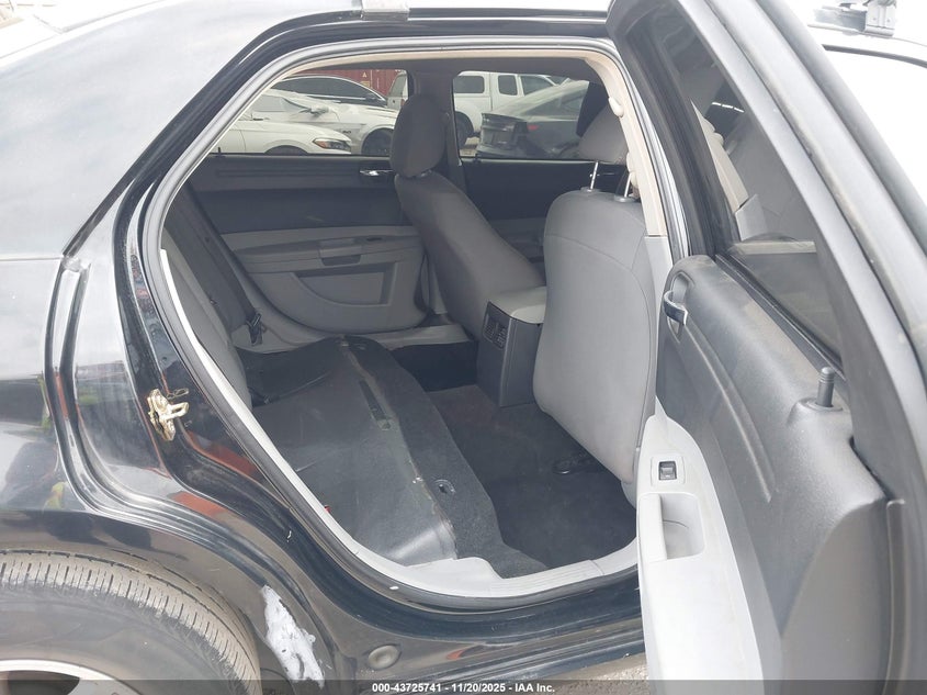 2006 Chrysler 300 VIN: 2C3KA43R96H505938 Lot: 43725741