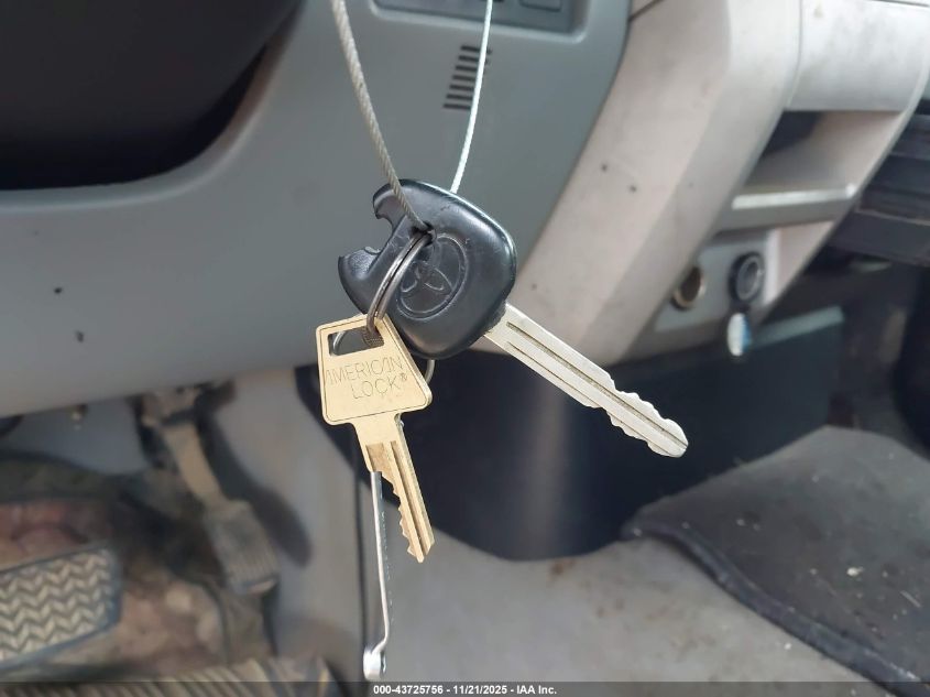 2008 Toyota Tundra Base 5.7L V8 VIN: 5TFRV54158X063025 Lot: 43725756