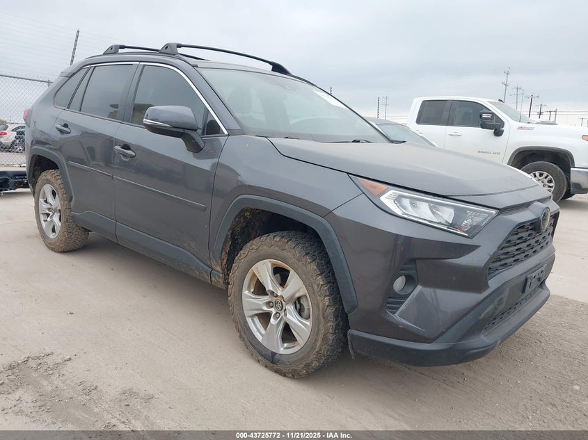 TOYOTA RAV4 XLE