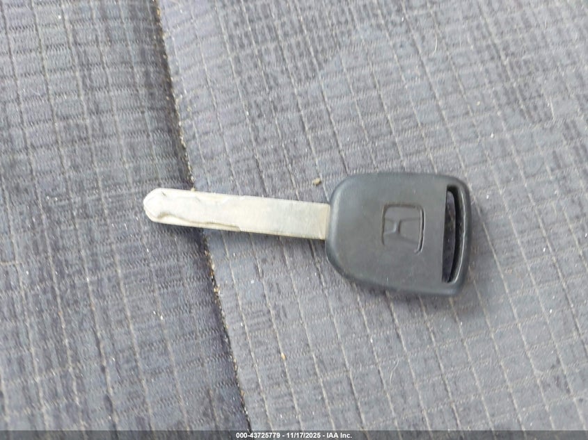 2004 Honda Cr-V Lx VIN: JHLRD78434C017572 Lot: 43725779