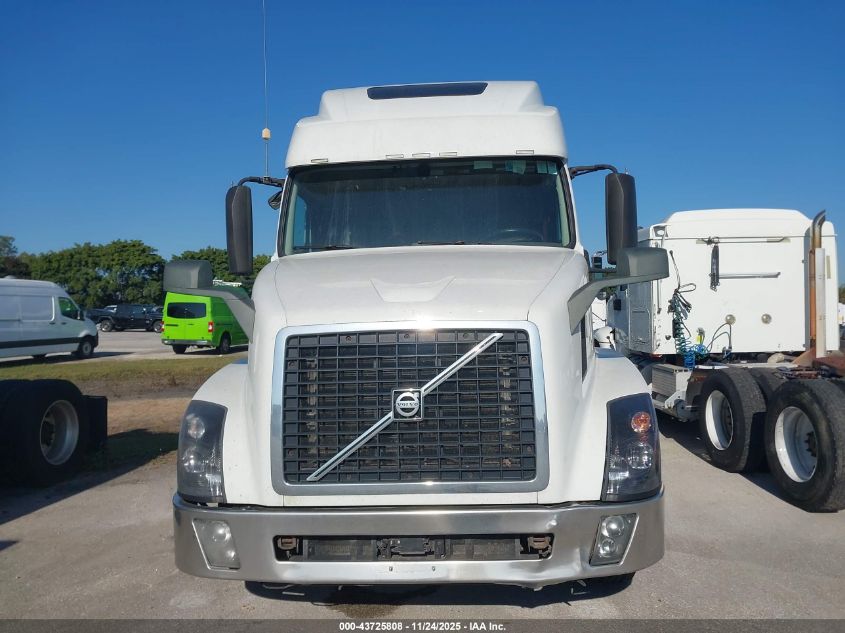 2018 Volvo Vnl VIN: 4V4NC9EH3JN888252 Lot: 43725808