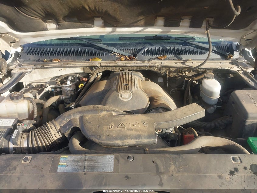 2002 Cadillac Escalade Standard VIN: 1GYEK63N92R278947 Lot: 43725812