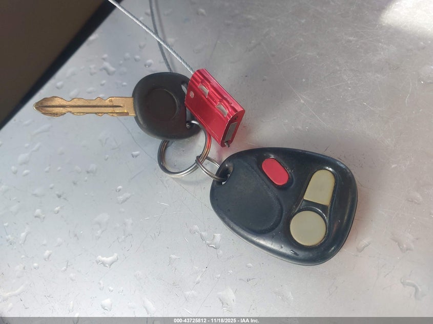 2002 Cadillac Escalade Standard VIN: 1GYEK63N92R278947 Lot: 43725812