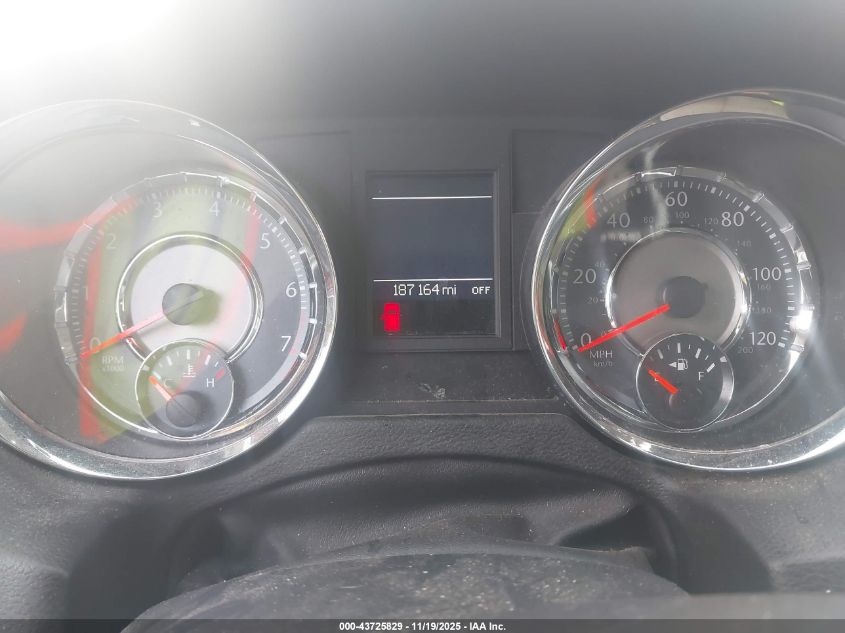 2011 Chrysler Town & Country Touring-L VIN: 2A4RR8DG1BR694753 Lot: 43725829