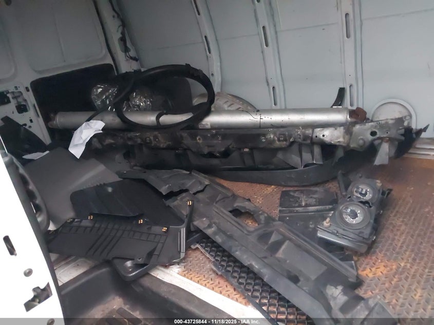 2018 Chevrolet Express 2500 Work Van VIN: 1GCWGAFP4J1311555 Lot: 43725844