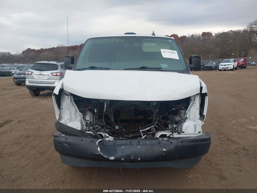 2018 Chevrolet Express 2500 Work Van VIN: 1GCWGAFP4J1311555 Lot: 43725844