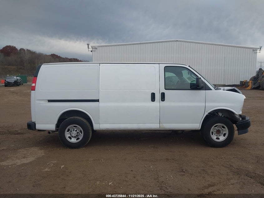 2018 Chevrolet Express 2500 Work Van VIN: 1GCWGAFP4J1311555 Lot: 43725844