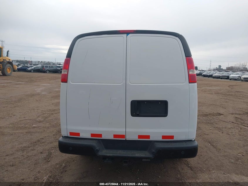 2018 Chevrolet Express 2500 Work Van VIN: 1GCWGAFP4J1311555 Lot: 43725844