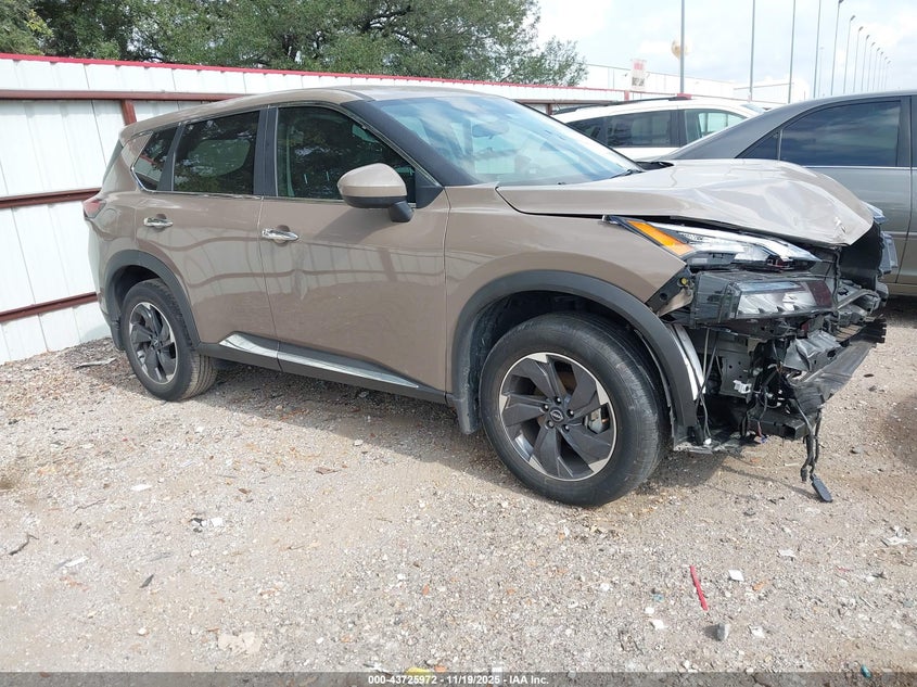 NISSAN ROGUE SV FWD