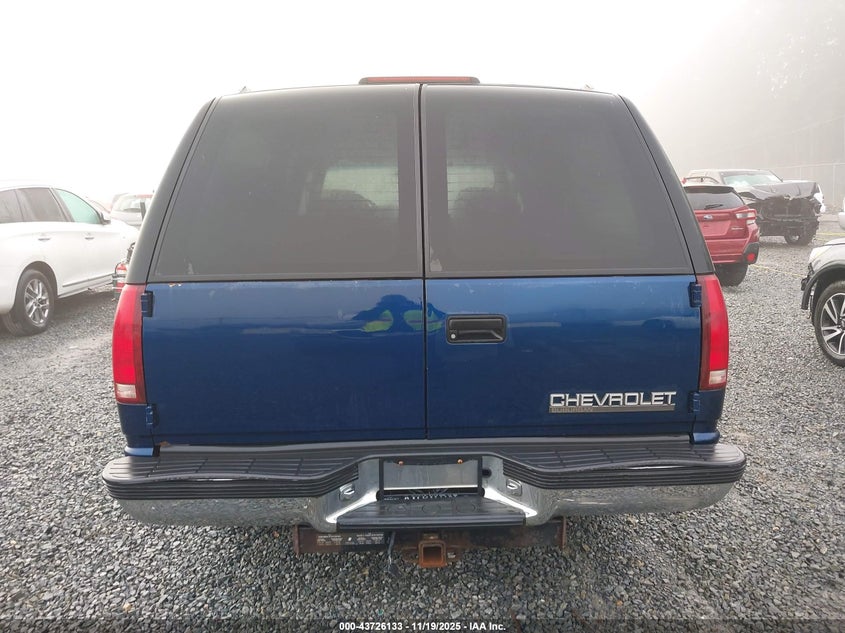 1995 Chevrolet Suburban K1500 VIN: 1GNFK16K3SJ352576 Lot: 43726133