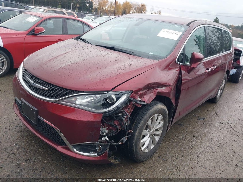 2C4RC1FG4JR154307 2018 CHRYSLER PACIFICA photo no. 2
