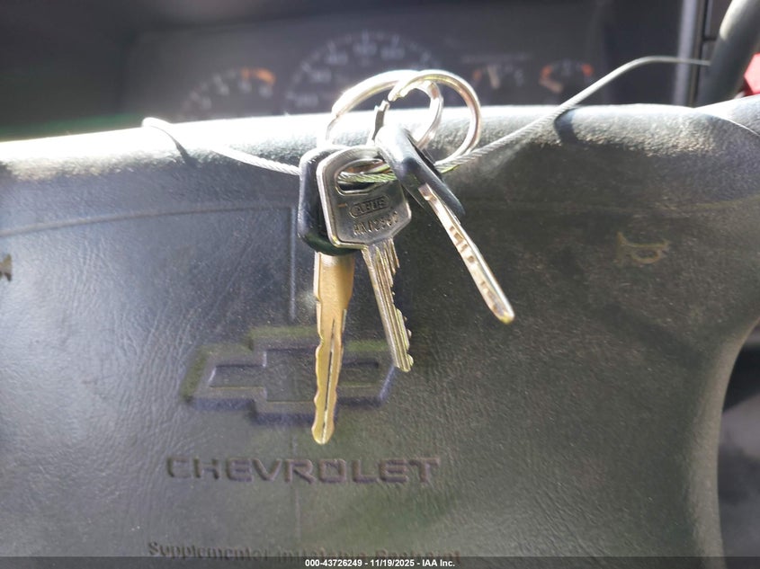 1996 Chevrolet Gmt-400 C1500 VIN: 1GCEC14W7TZ223377 Lot: 43726249