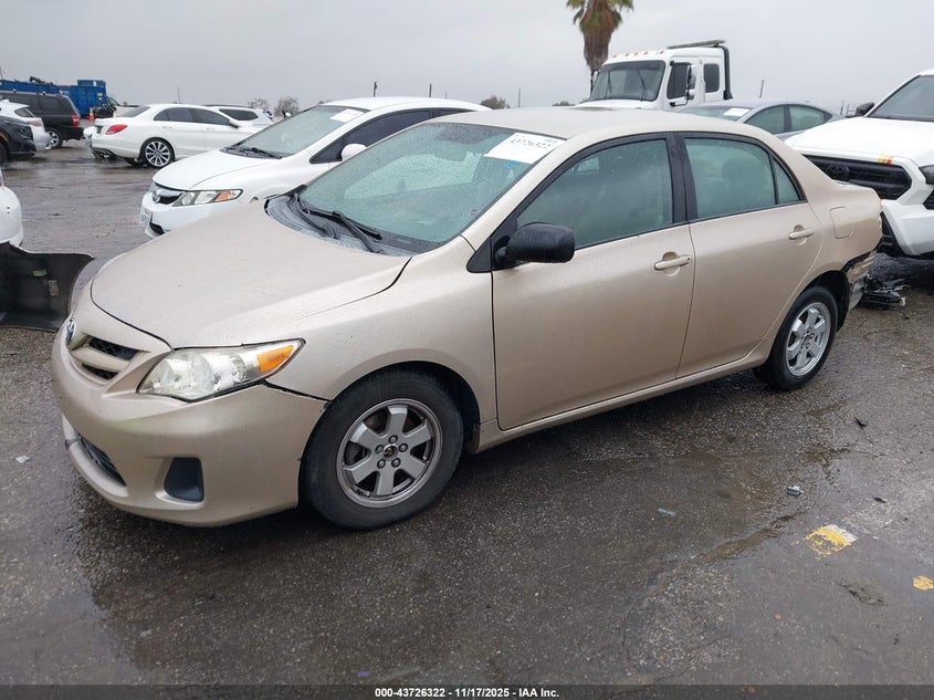 2T1BU4EE0BC546590 2011 TOYOTA COROLLA photo no. 2