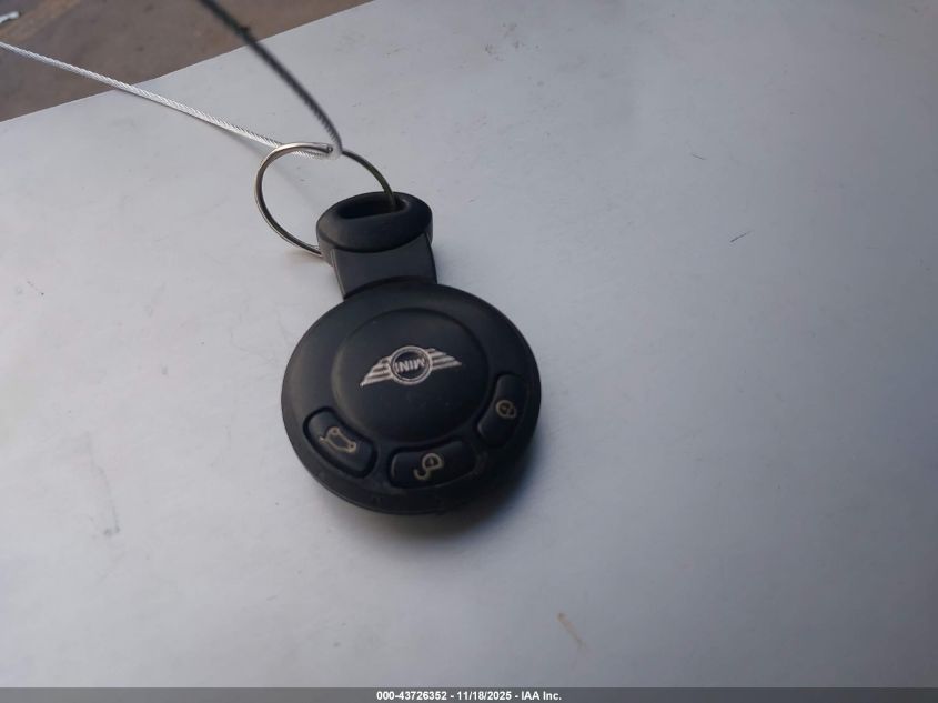 2010 Mini Cooper VIN: WMWMF3C50ATZ26257 Lot: 43726352