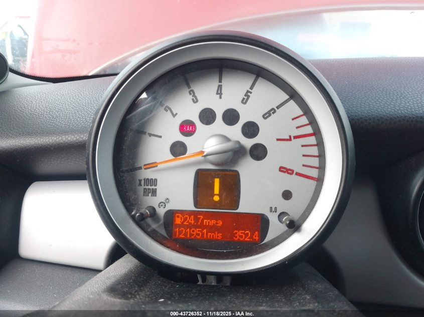 2010 Mini Cooper VIN: WMWMF3C50ATZ26257 Lot: 43726352