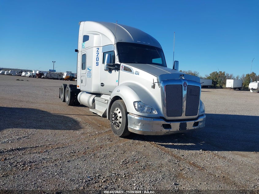 2020 Kenworth Construction T680