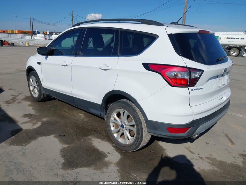 1FMCU0GD2JUB44455 2018 FORD ESCAPE photo no. 3